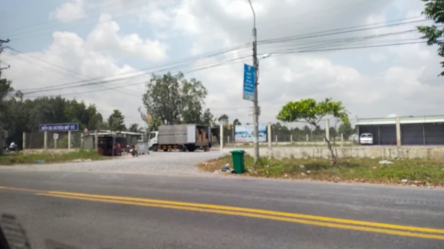 Bến xe Mỹ Tú