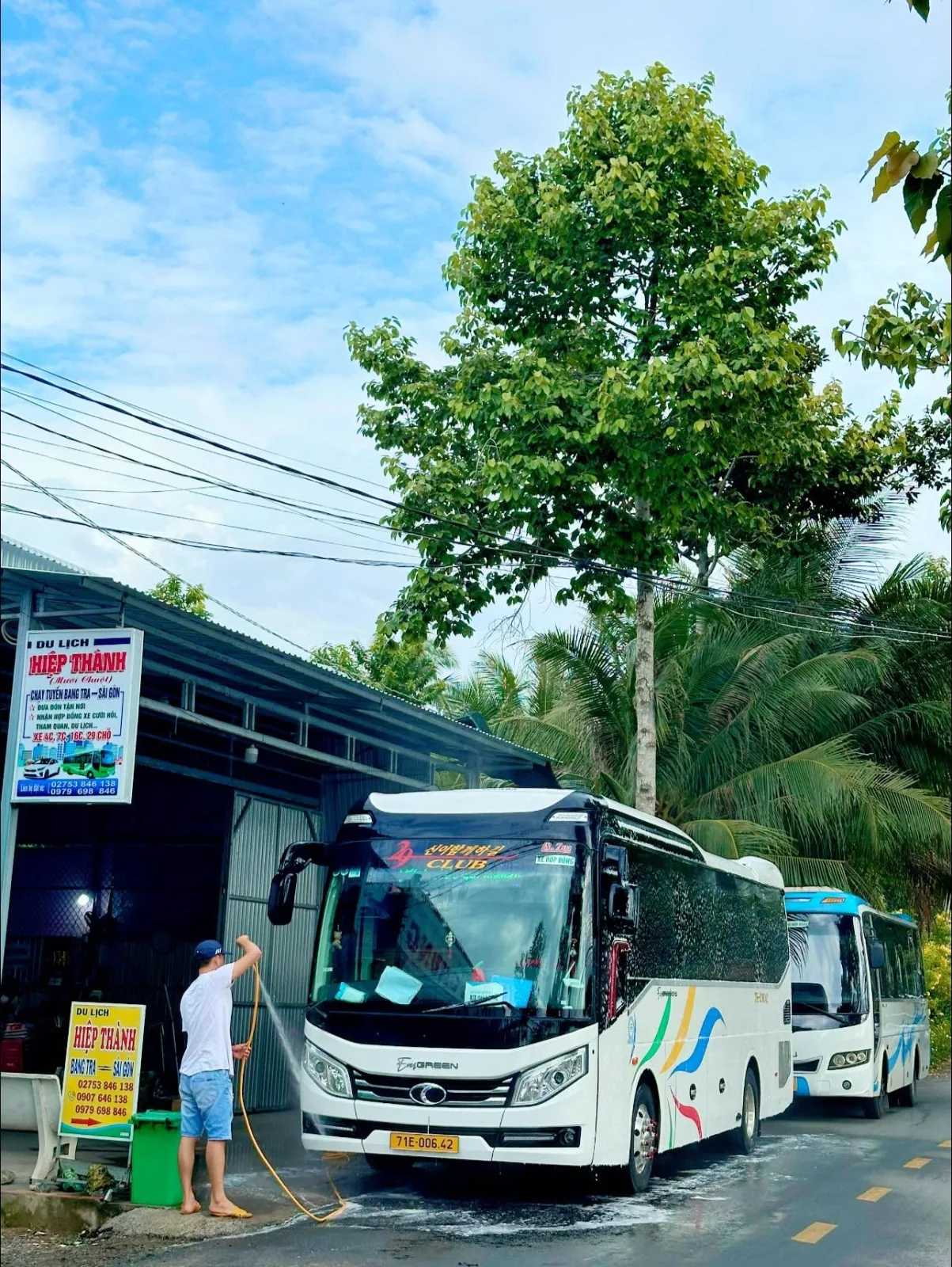 Hình ảnh Nhà xe Nhà xe Hiệp Thành Mỏ Cày