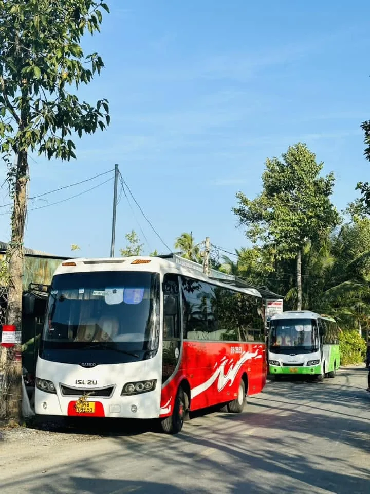 Hình ảnh Nhà xe Nhà xe Hiệp Thành Mỏ Cày