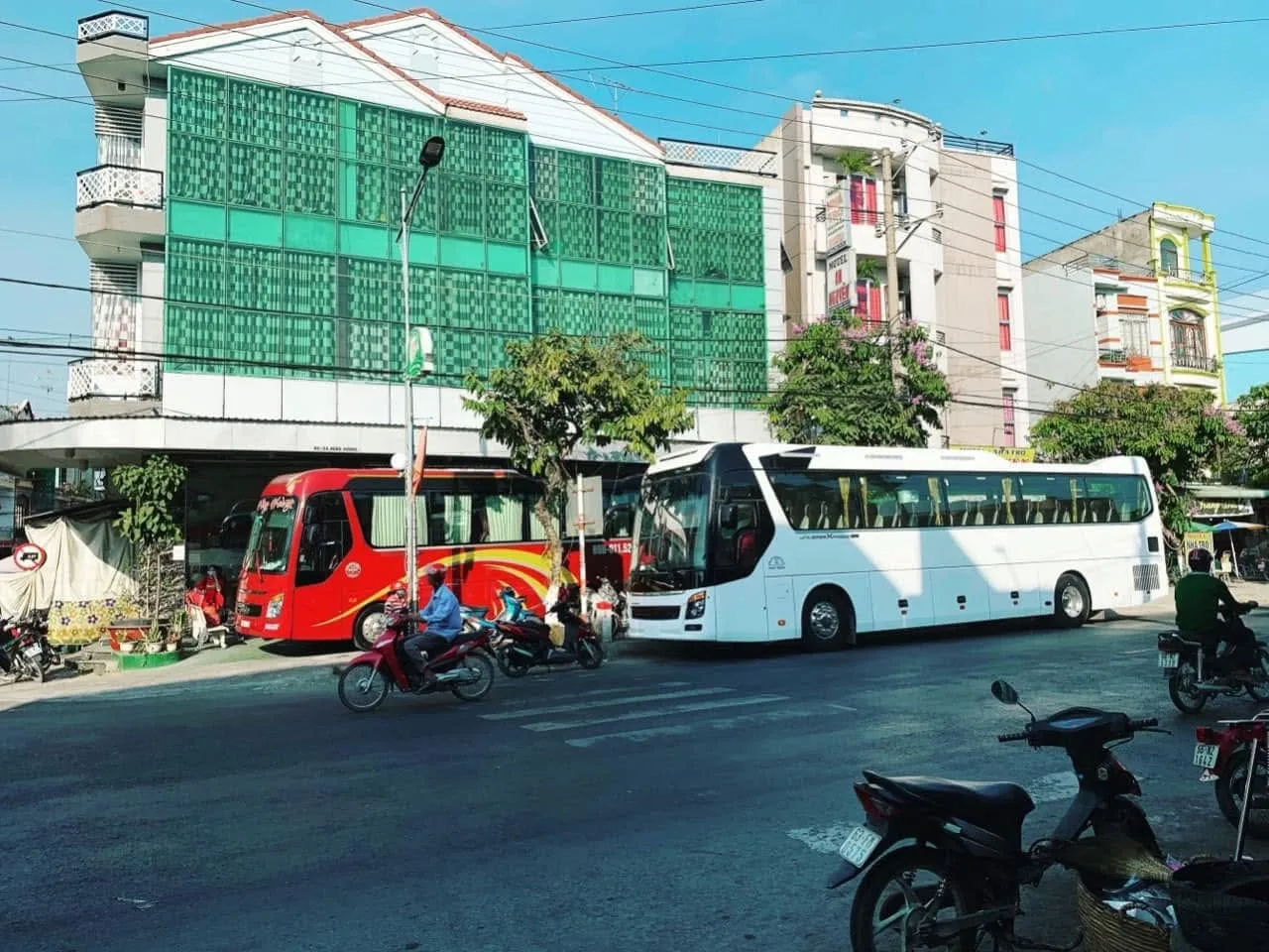 Hình ảnh Nhà xe Hồng Hoàng