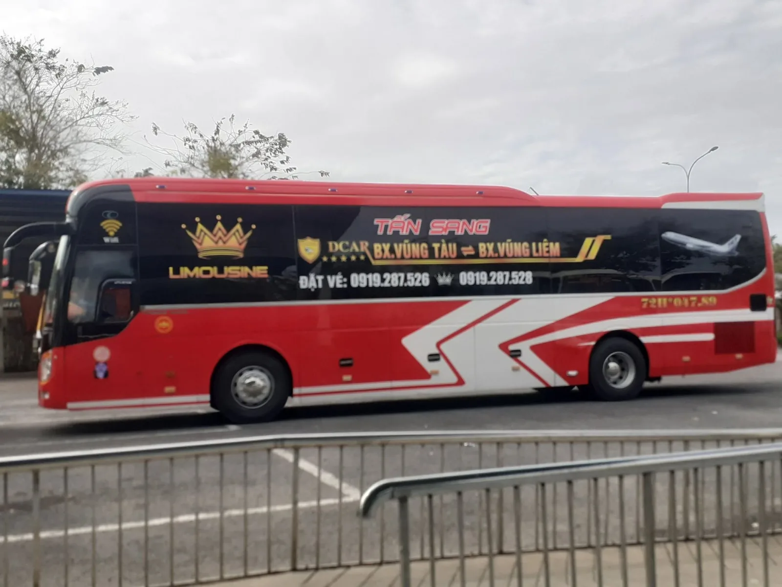 Hình ảnh Nhà xe Tấn Sang