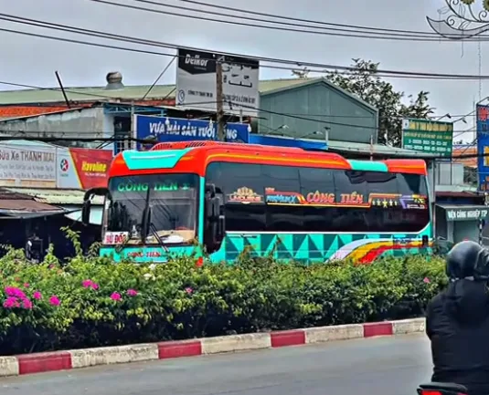 Hình ảnh Nhà xe Công Tiền