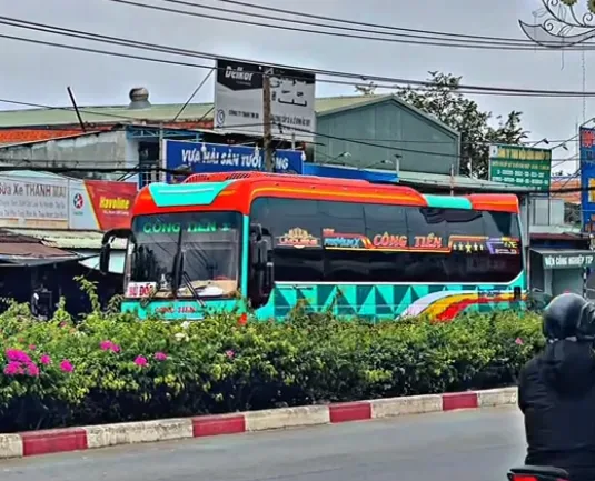 Hình ảnh Nhà xe Công Tiền